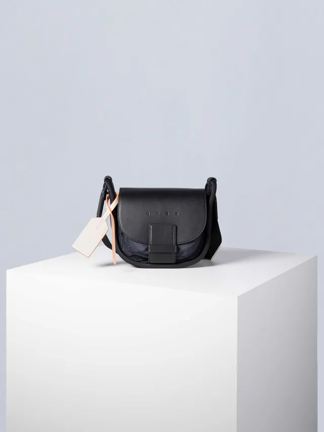 bree-the-everydays-ladytop-flapbag-s-leichte-unisex-klappen-umh-ngetasche-aus-pf image 1