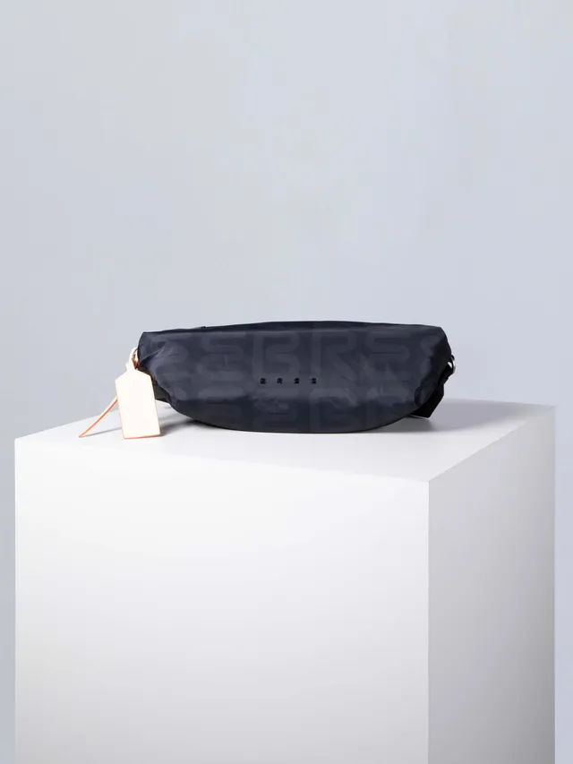 bree-the-everydays-bonbon-shoulderbag-m-schultertasche-nylon-mix-unisex image 1
