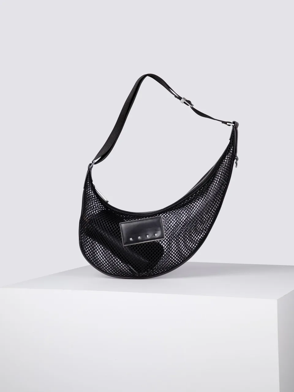 bree-the-airys-hugo-shoulderbag-l-schultertasche-mit-85-polyester-und-leder-unis image 1