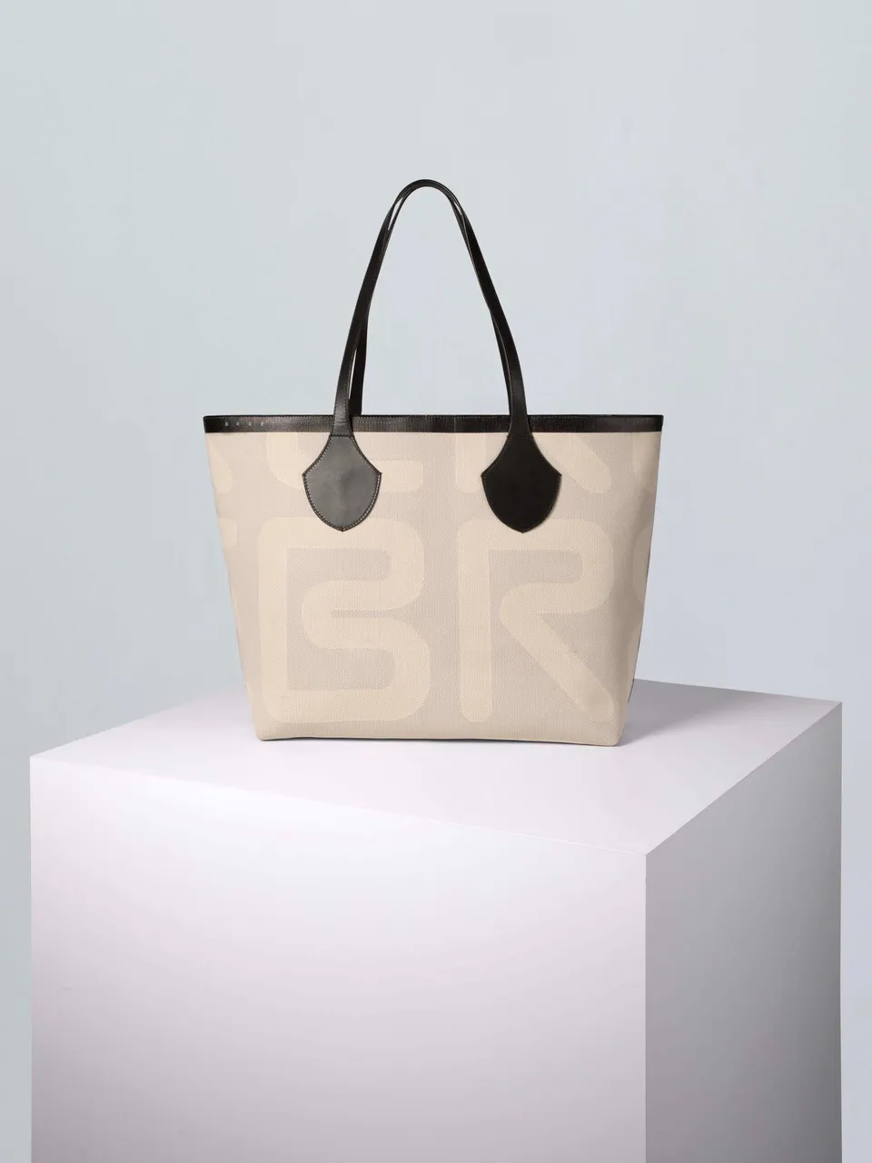 bree-the-essentials-breeze-shopper-xl-gro-e-schultertasche-aus-polyester-mit-led image 1