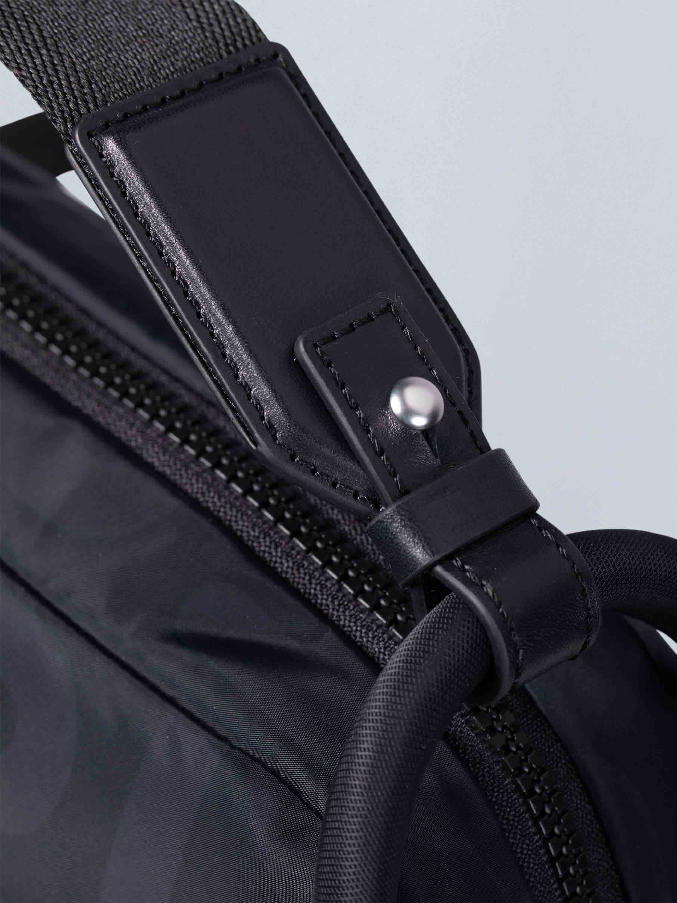 bree-the-everydays-cube-shoulderbag-s-kompakte-unisex-schultertasche-mit-praktis image 7