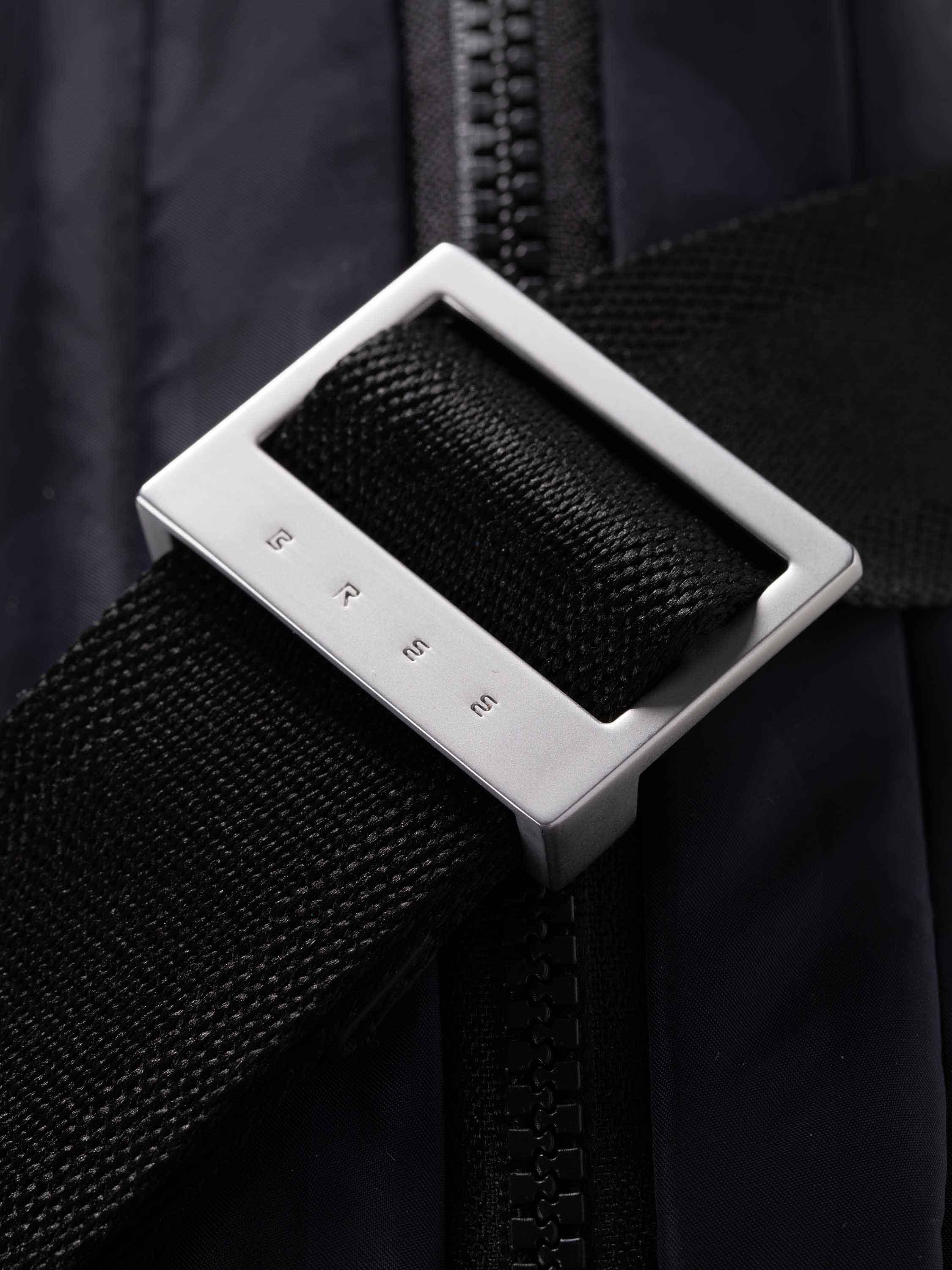 bree-the-everydays-cube-shoulderbag-s-kompakte-unisex-schultertasche-mit-praktis image 8