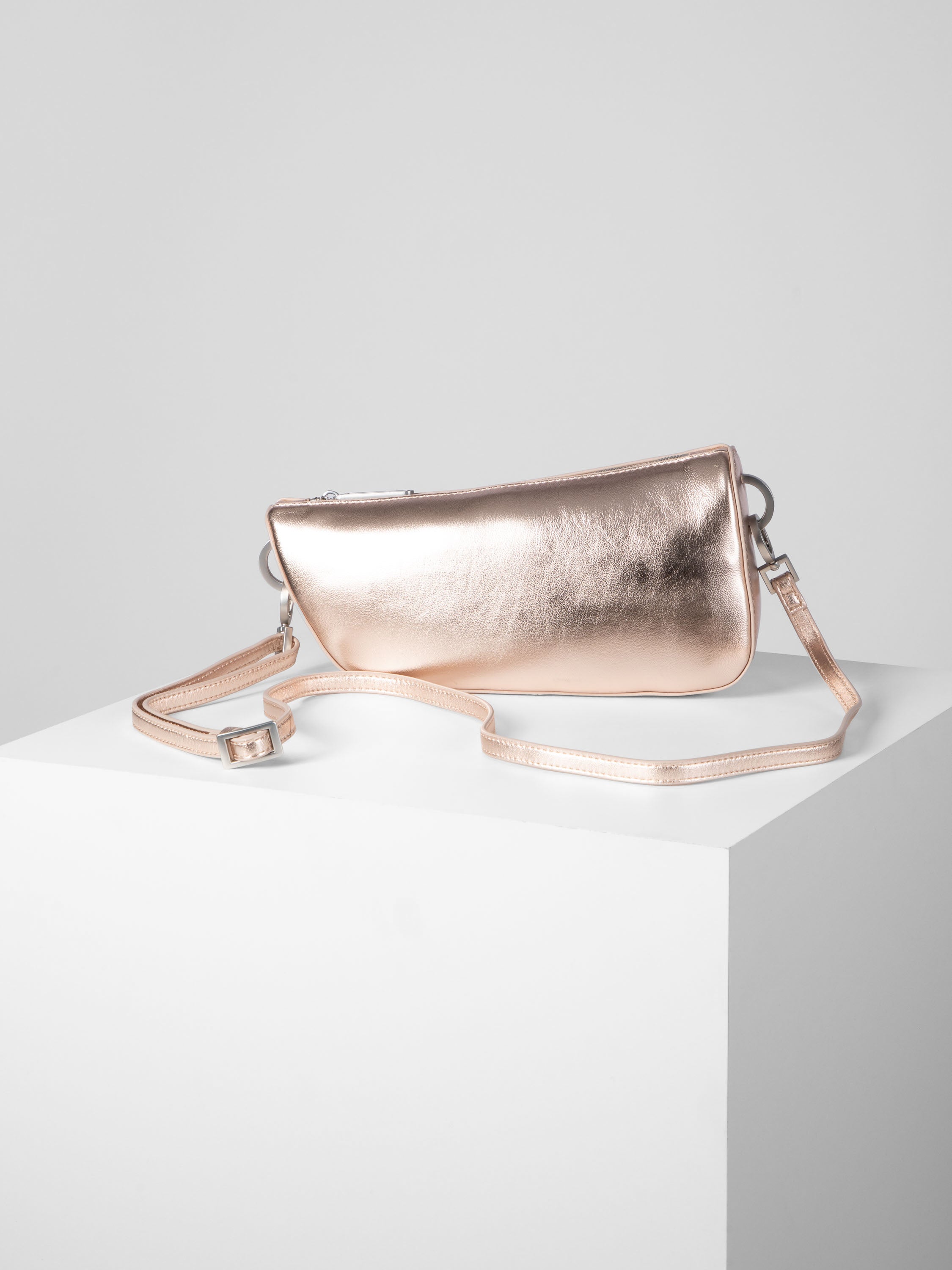 bree-the-icons-verso-shoulderbag-s3-unisex-umh-ngetasche-aus-schafsleder image 3