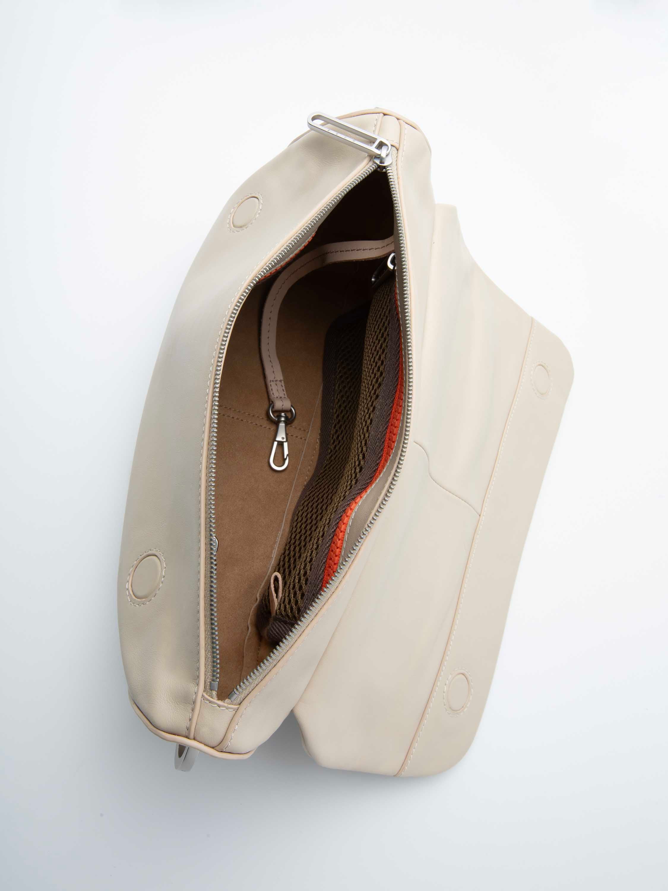 bree-the-icons-intra-flapbag-m-umh-ngetasche-aus-100-rindsleder-ohne-futter-unis image 7