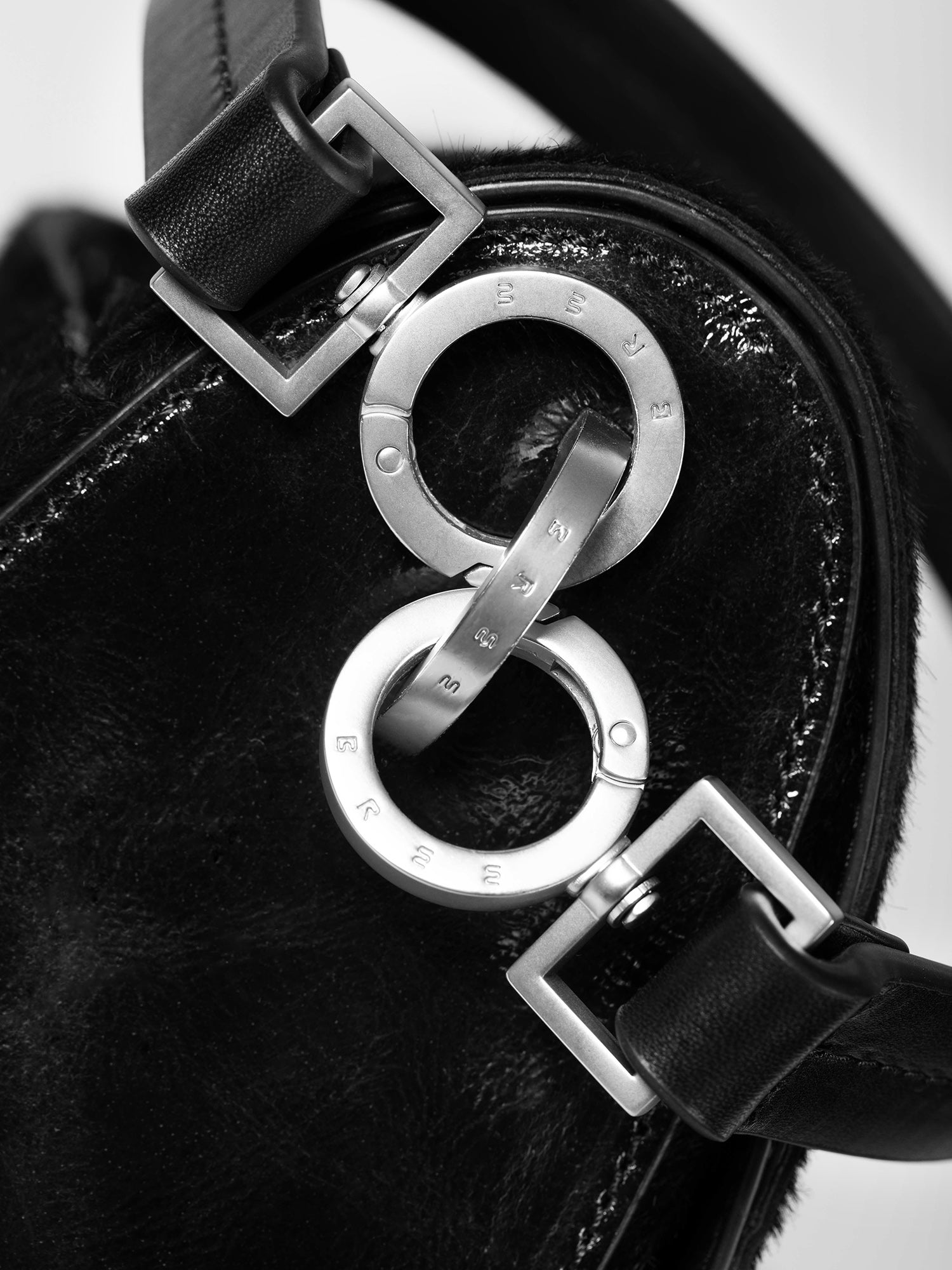 bree-the-icons-intra-flapbag-m1-unisex-umh-ngetasche-aus-rindsleder-mit-klappenv image 6