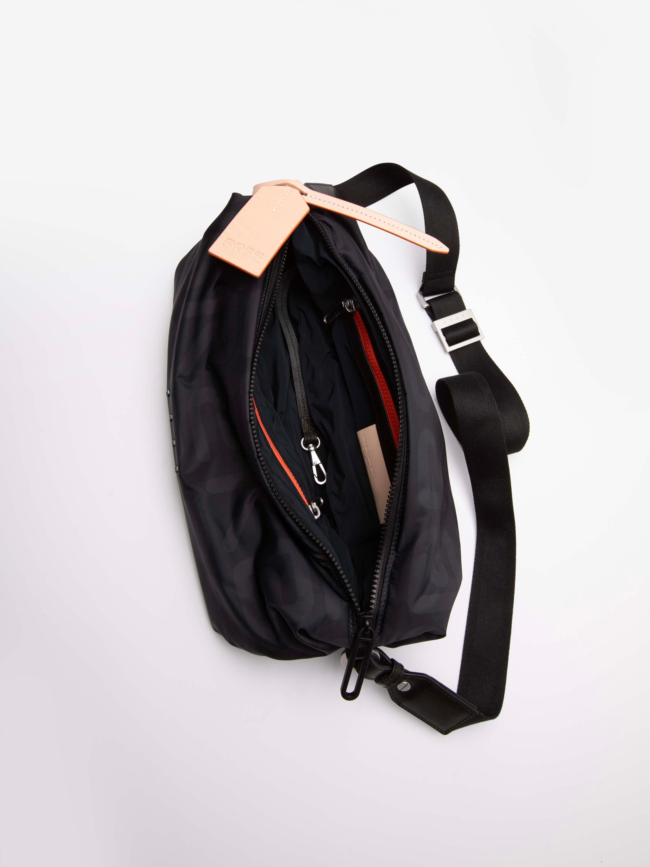 bree-the-everydays-bonbon-shoulderbag-m-schultertasche-nylon-mix-unisex image 5