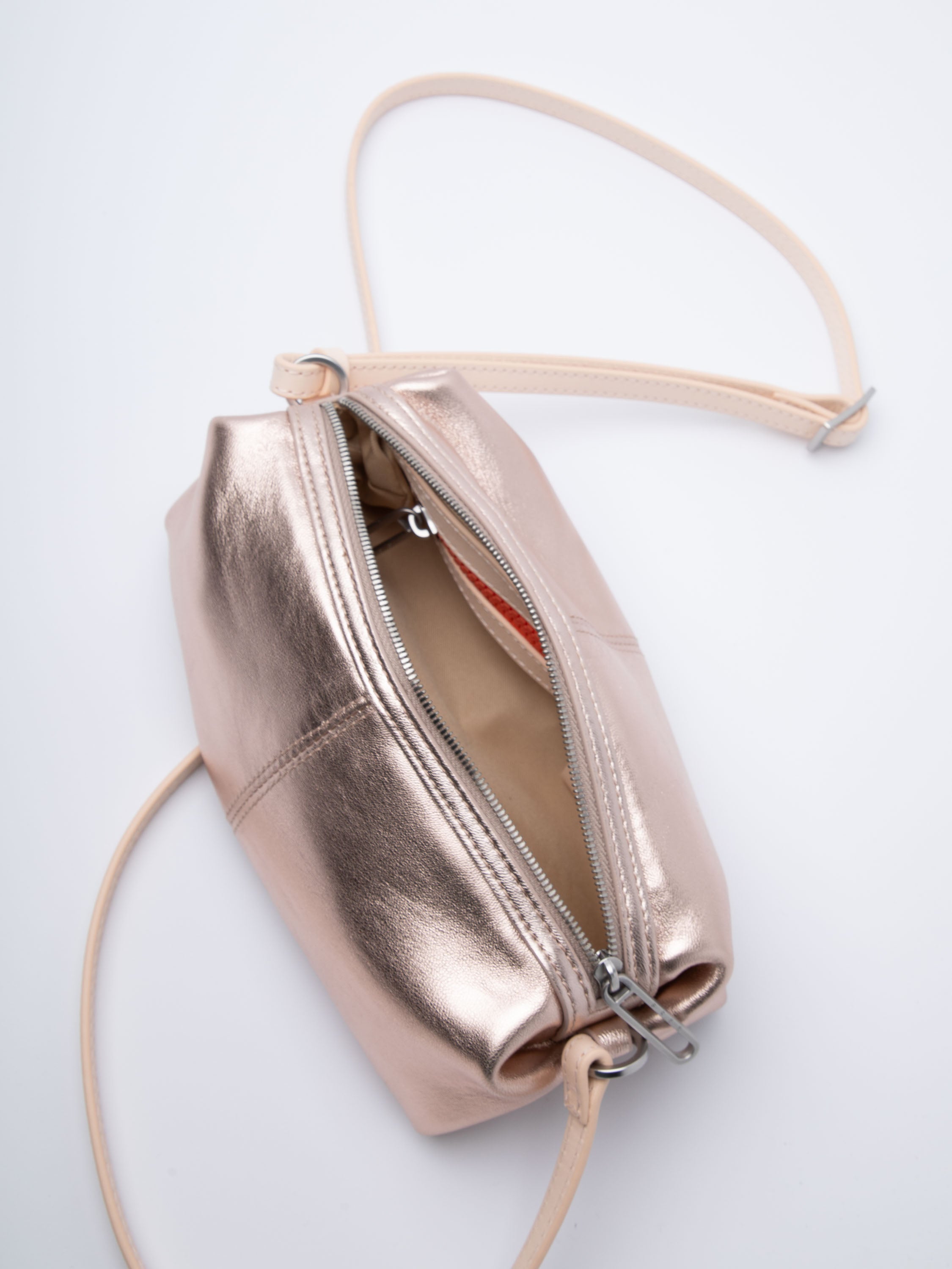bree-the-statements-bonbon-shoulderbag-xs1-schafsleder image 5