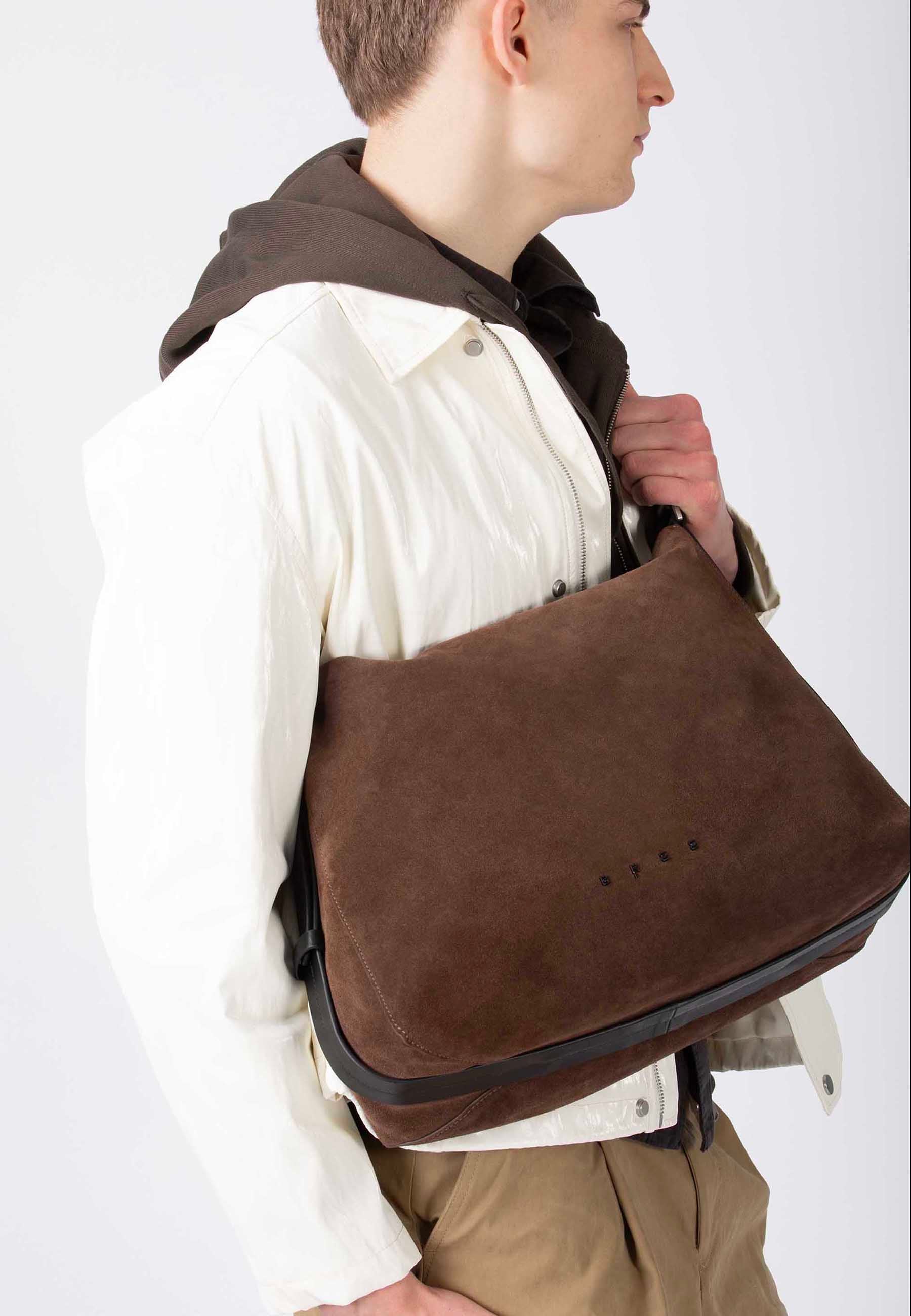 bree-the-statements-charlie-hobo-bag-l-unisex-beuteltasche-aus-100-rindsleder-un image 3