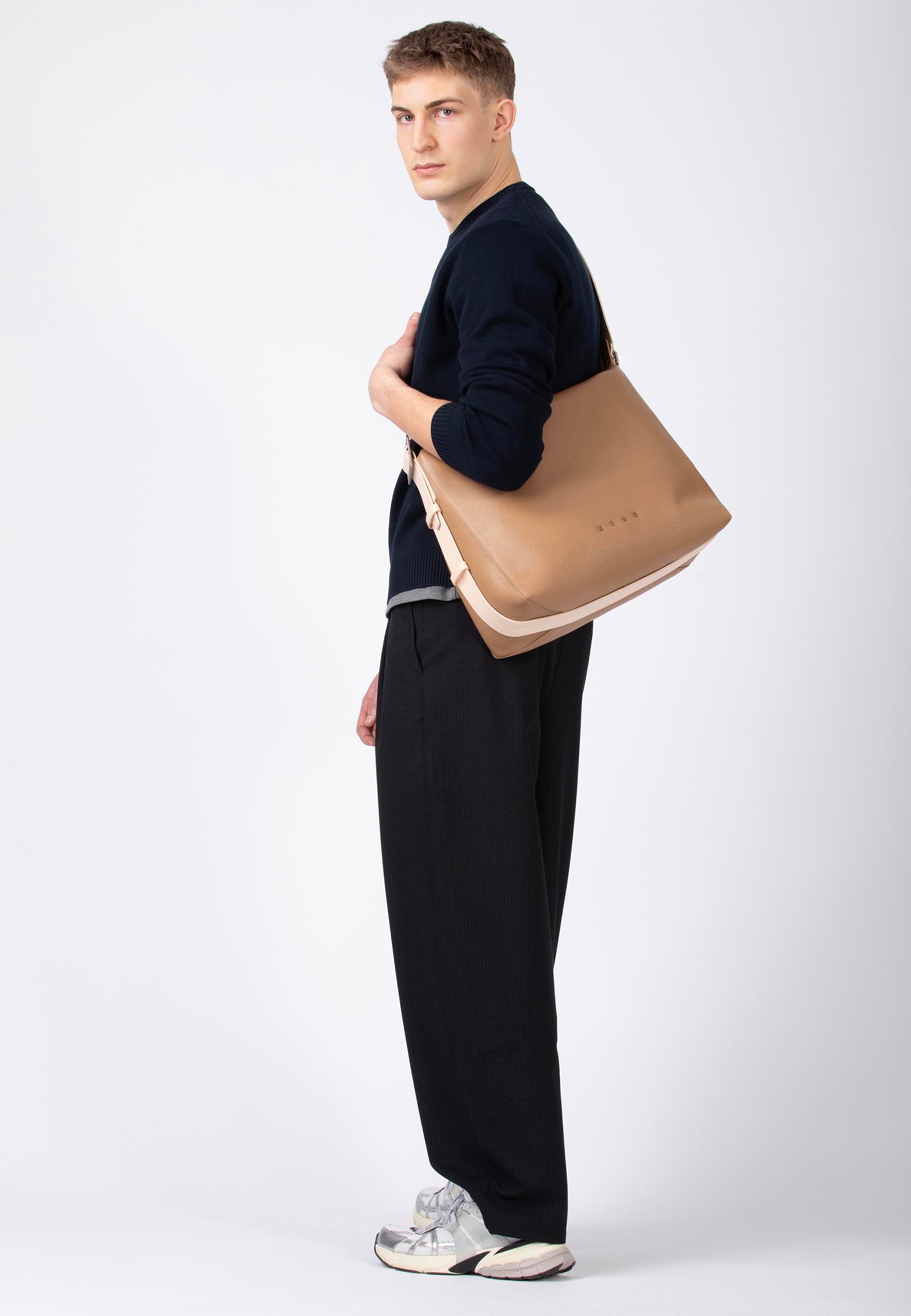 bree-the-statements-charlie-hobo-bag-l-unisex-hobo-bag-aus-100-rindsleder-gro-e- image 3