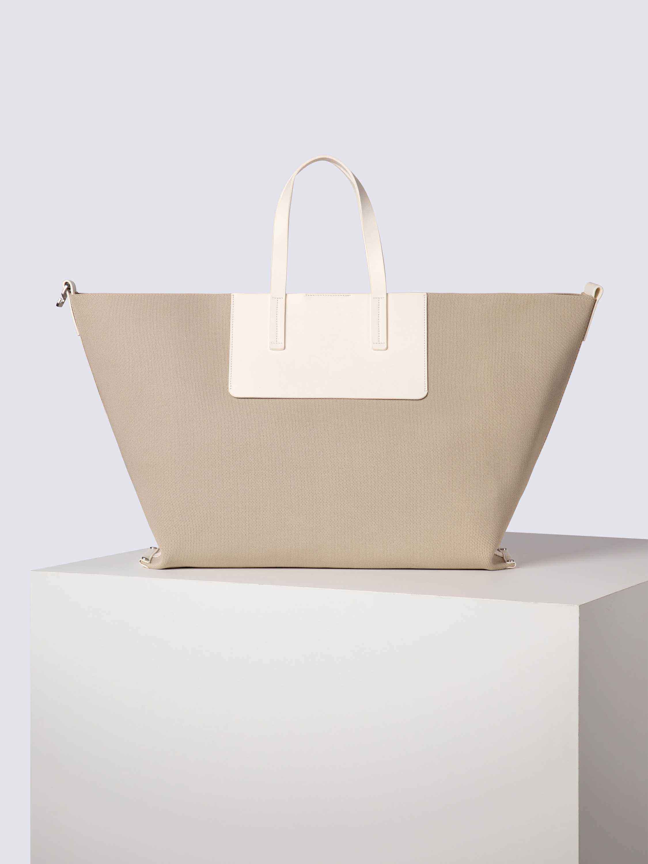 bree-the-essentials-vasta-shopper-xl-gro-e-wasserabweisende-schultertasche-aus-p image 2