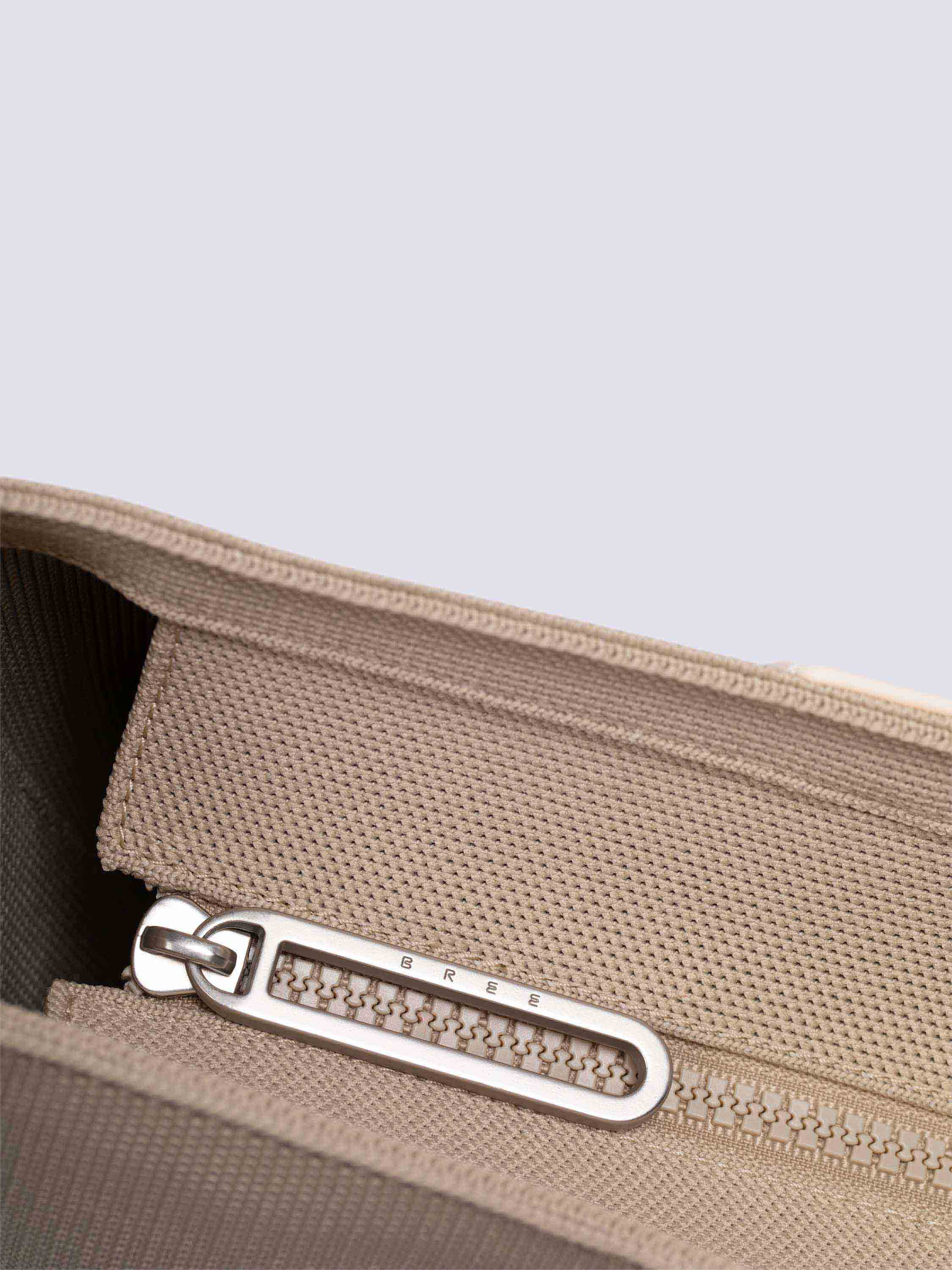 bree-the-essentials-vasta-shopper-xl-gro-e-wasserabweisende-schultertasche-aus-p image 6