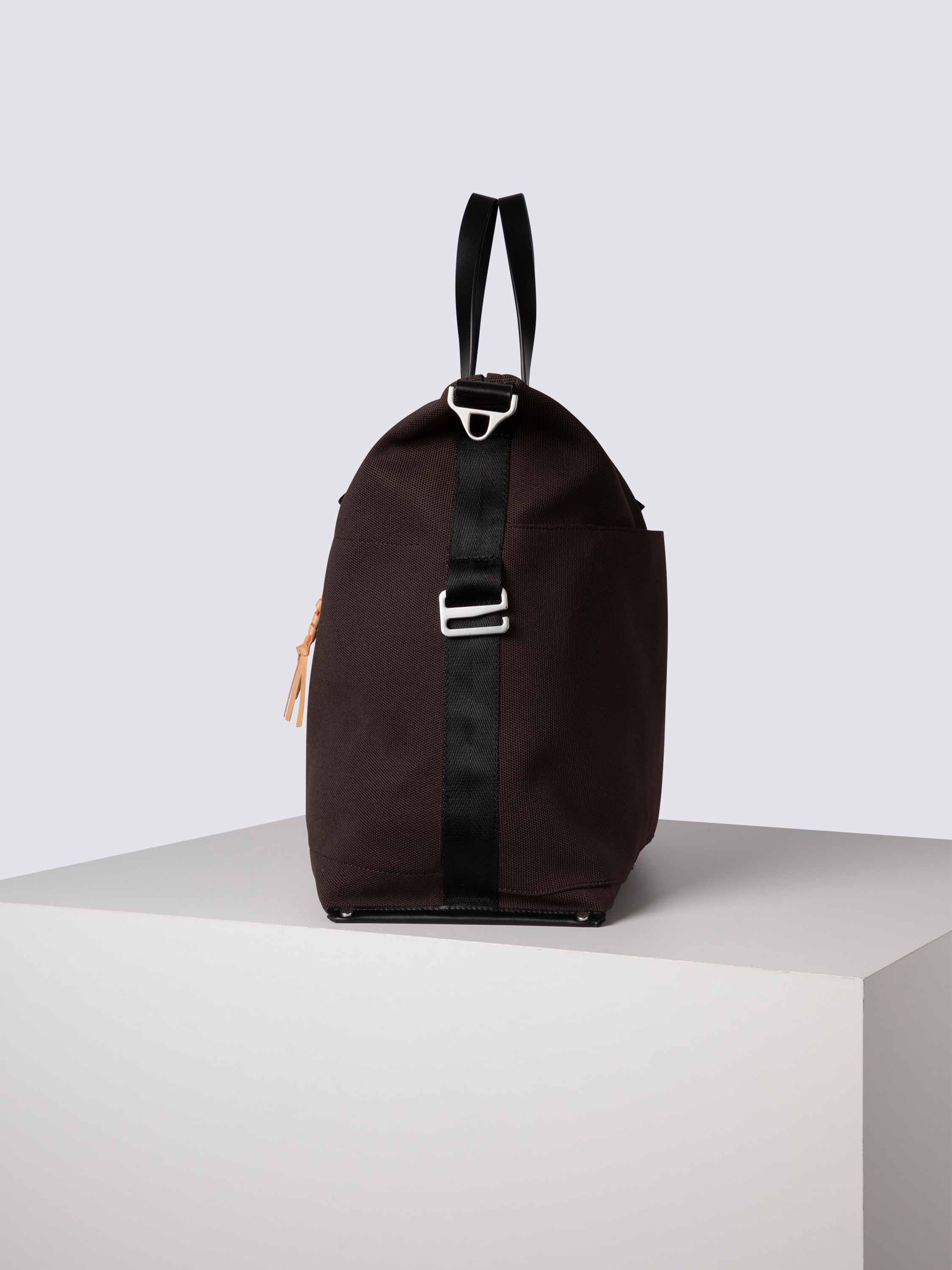 bree-the-essentials-lento-weekender-l-unisex-reisetote-aus-rindsleder-amp-polyes image 3