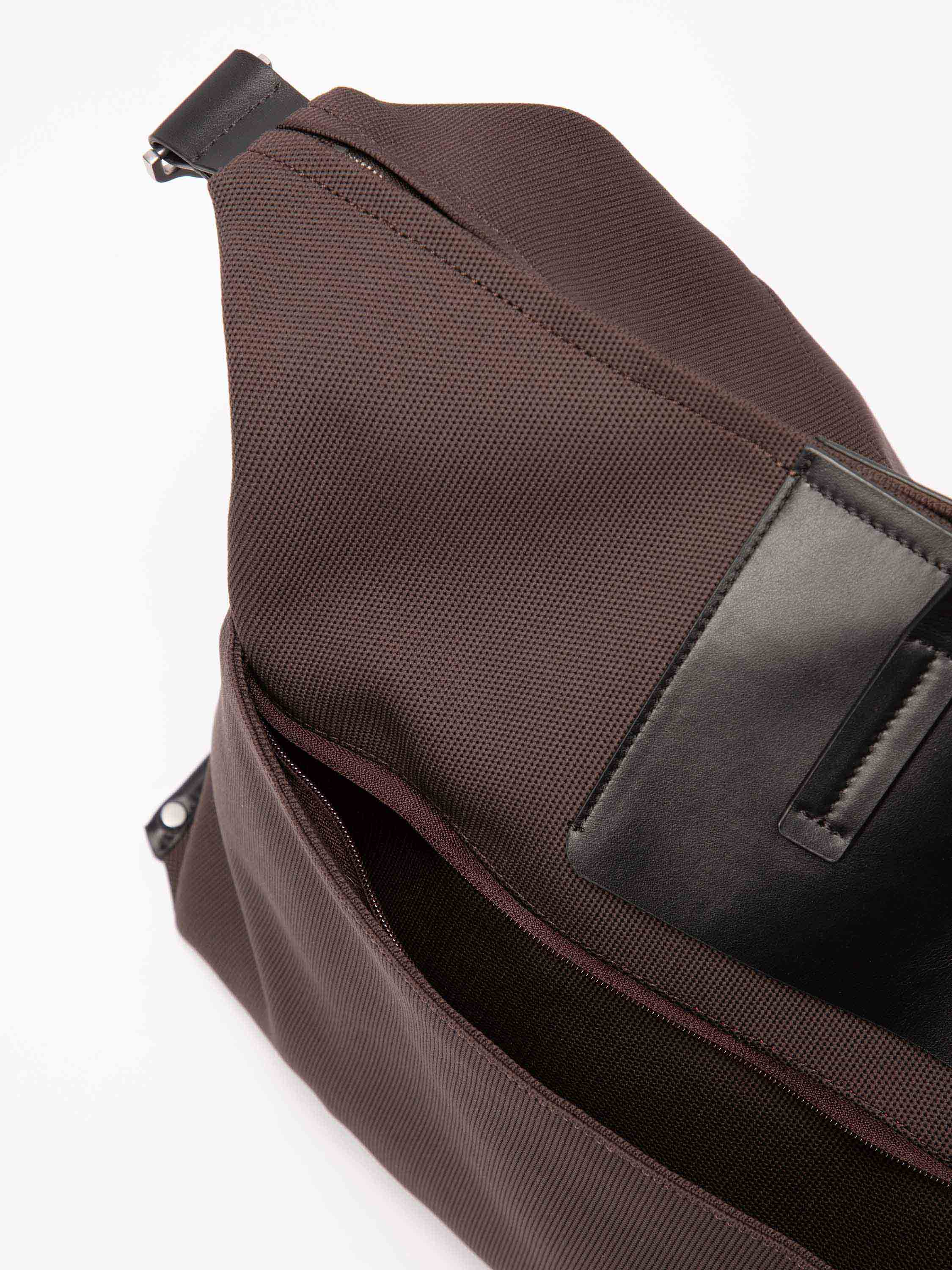 bree-the-essentials-lento-weekender-l-unisex-reisetote-aus-rindsleder-amp-polyes image 5