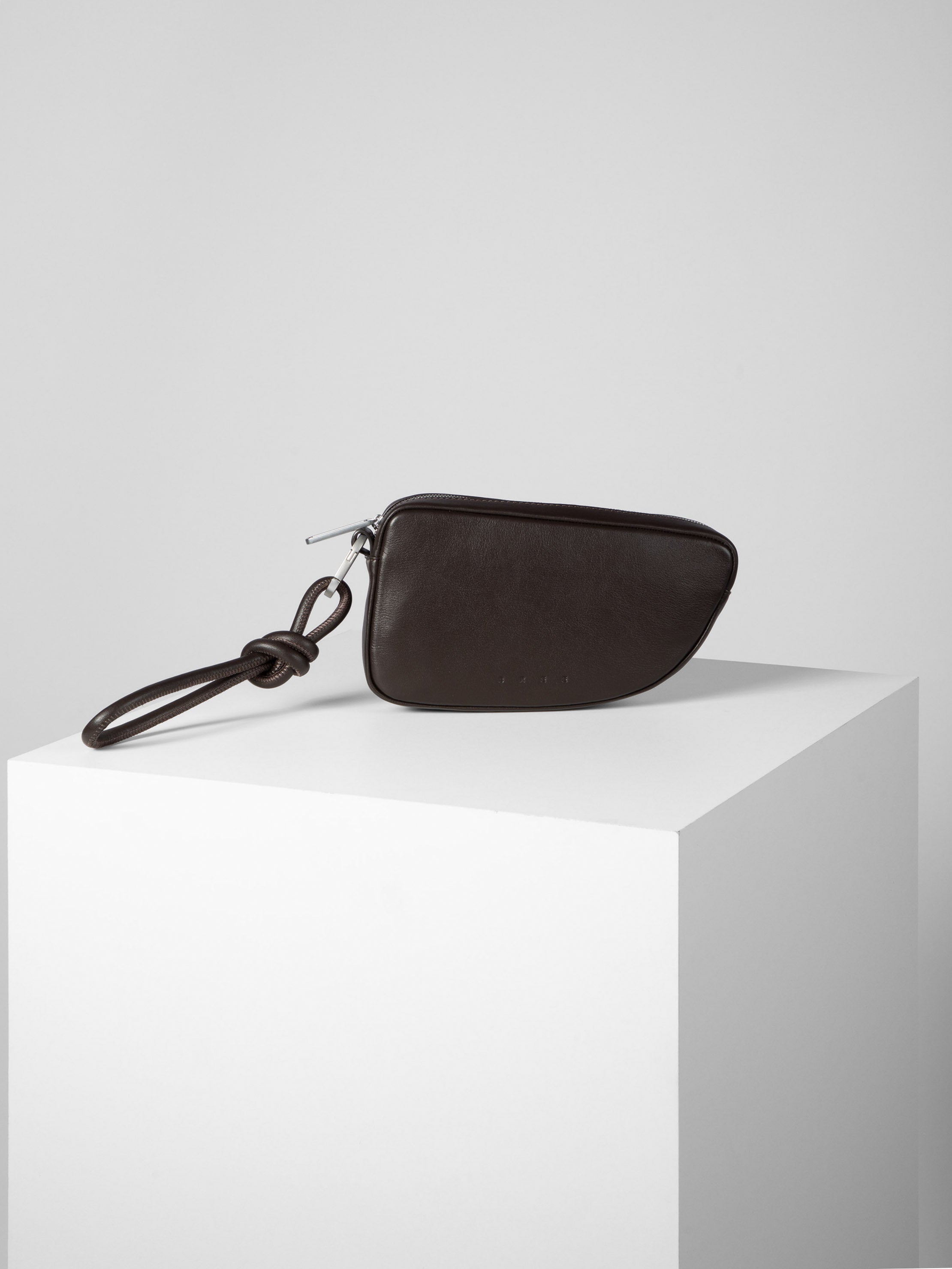 bree-the-icons-verso-pouch-m-rindsleder-kosmetiktasche-unisex image 8