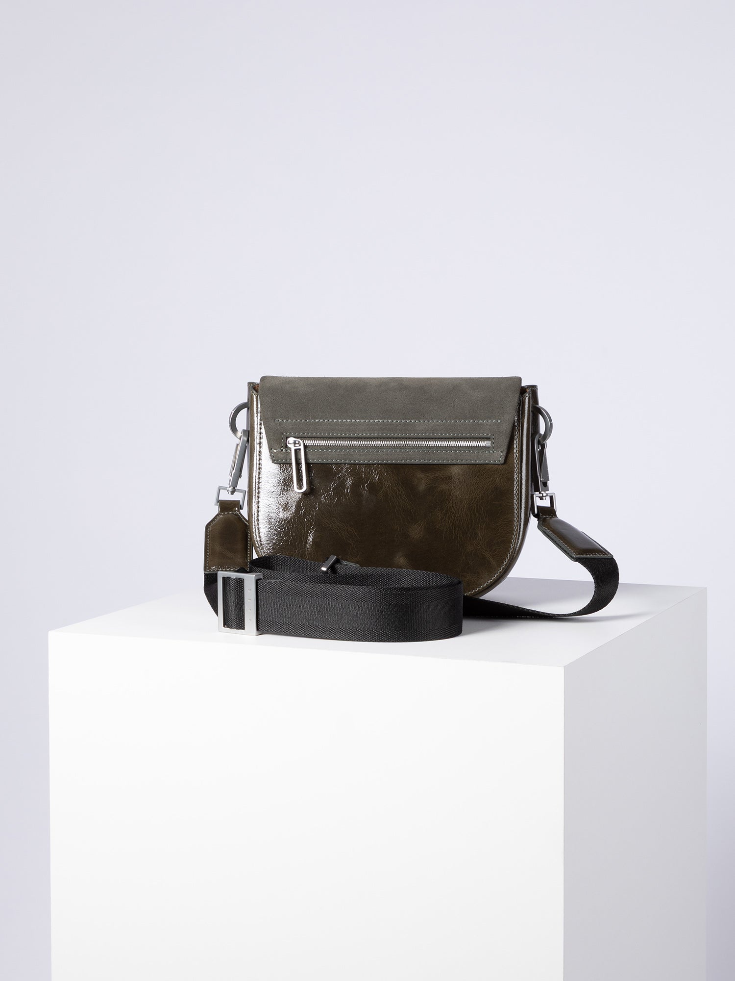 bree-the-icons-ladytop-flapbag-s3-klappentasche-aus-100-rindsleder-unisex image 2