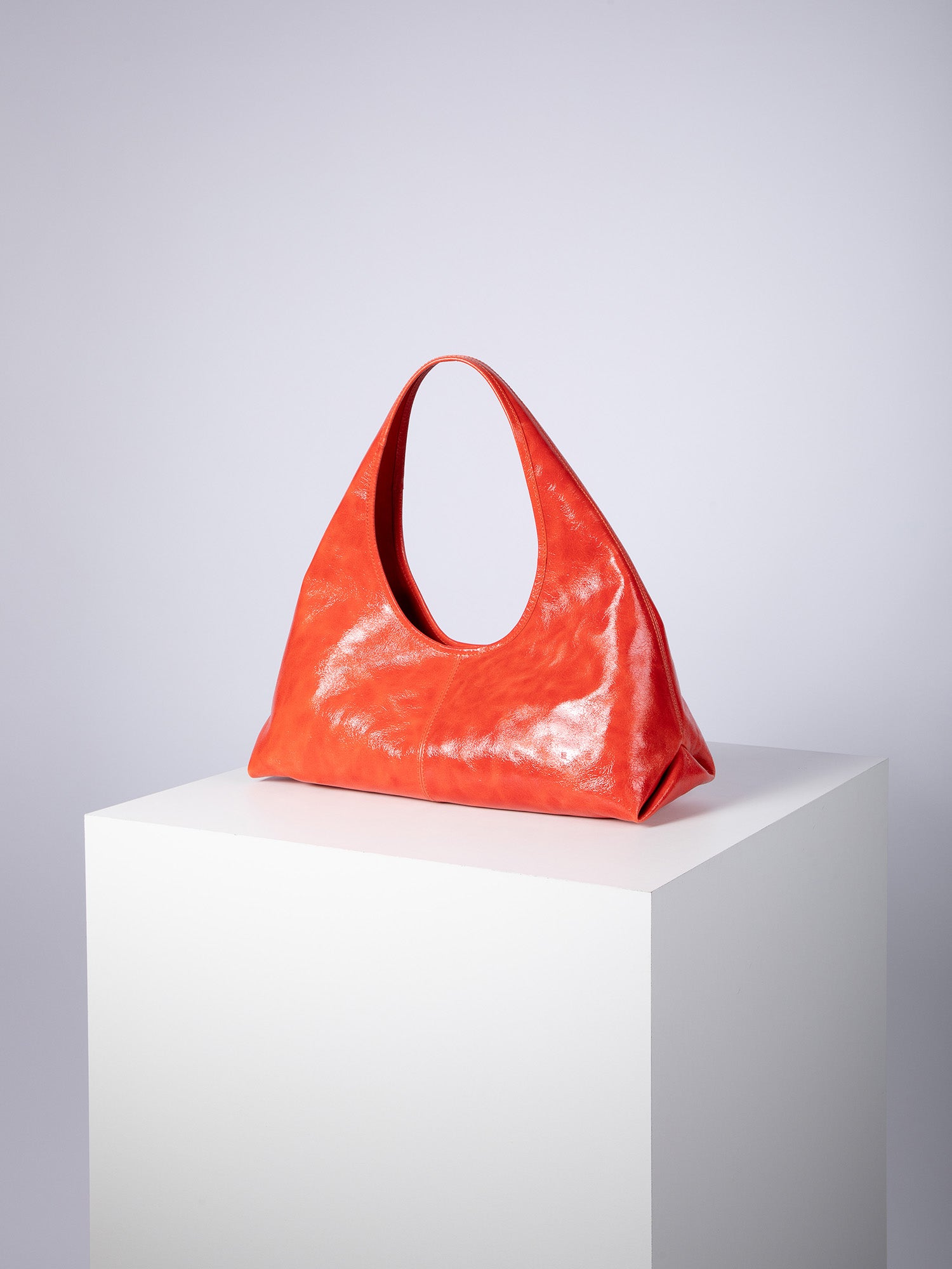 bree-the-exhibits-forma-hobo-s-kompakte-hobo-bag-unisex image 1
