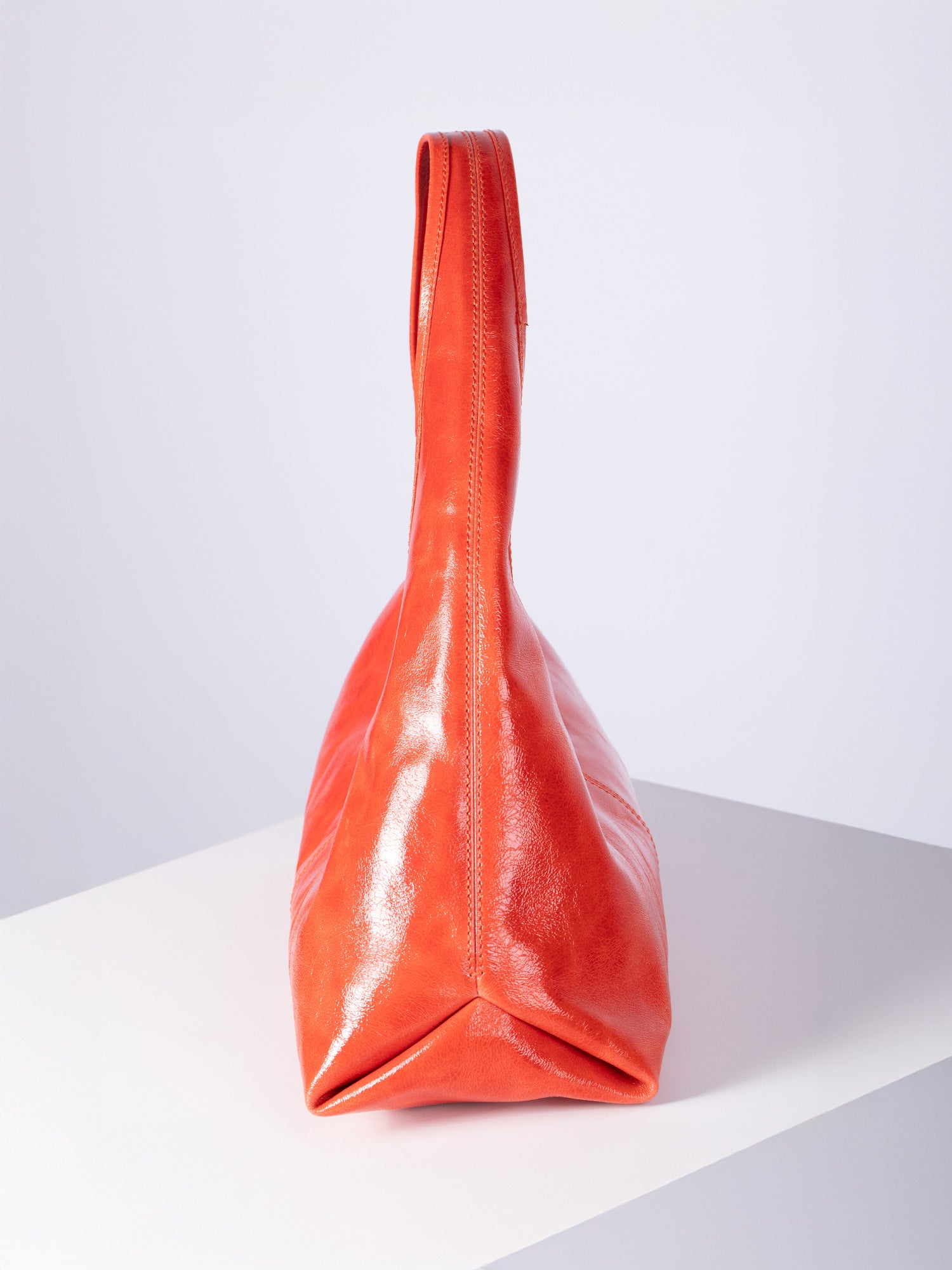 bree-the-exhibits-forma-hobo-s-kompakte-hobo-bag-unisex image 3