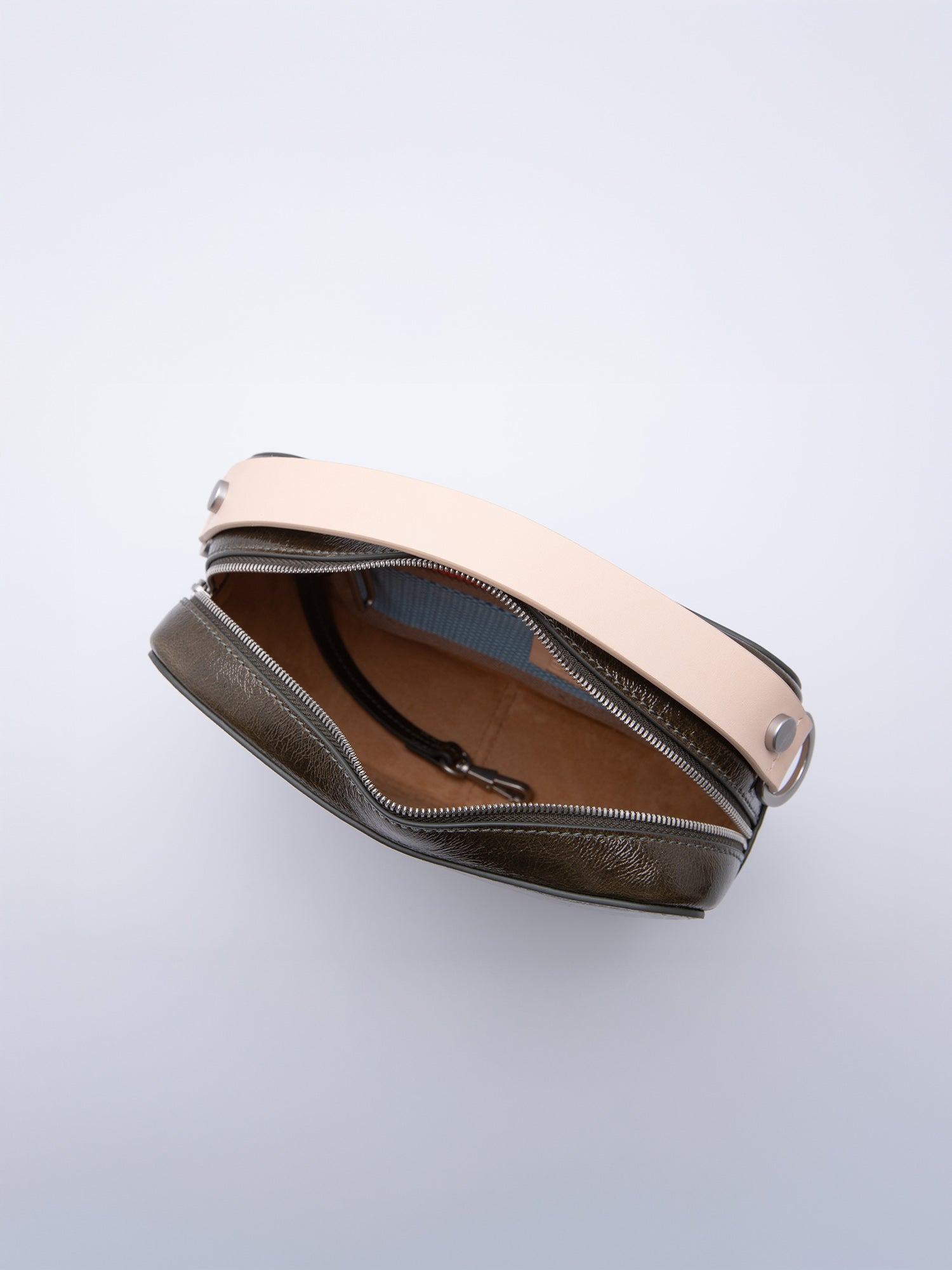 bree-the-icons-cube-shoulderbag-s3-schultertasche-rindsleder-unisex image 3