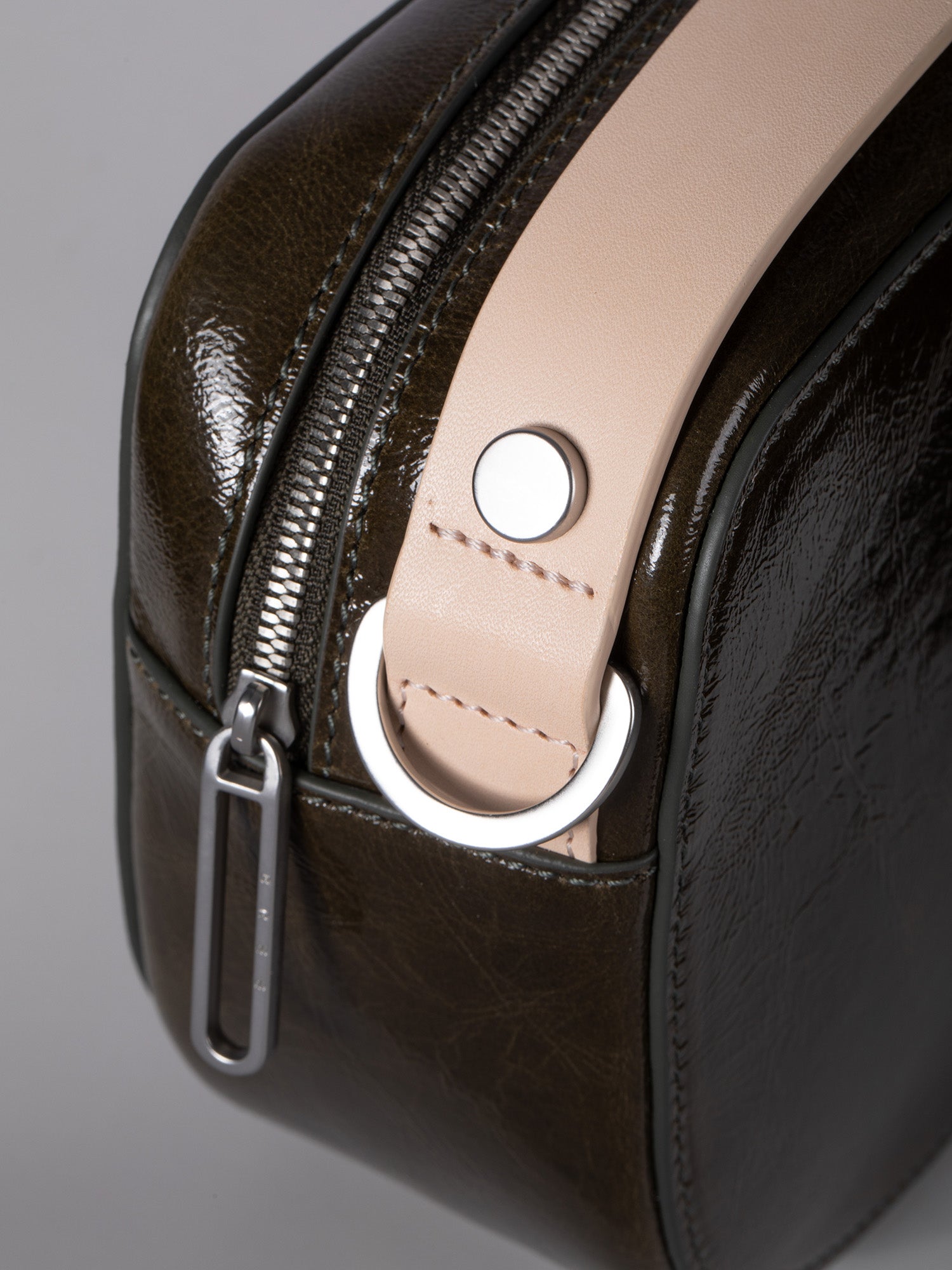bree-the-icons-cube-shoulderbag-s3-schultertasche-rindsleder-unisex image 5
