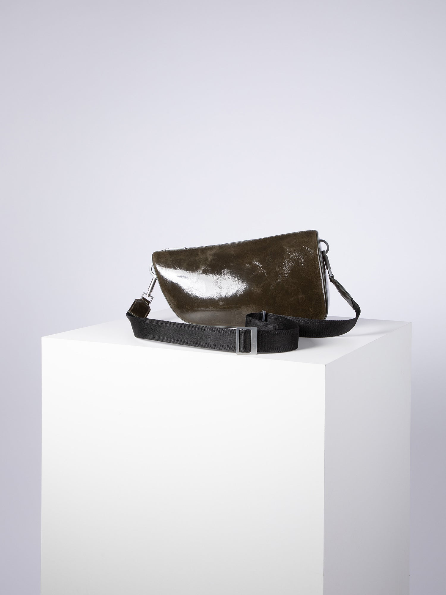 bree-the-icons-verso-shoulderbag-m2-schultertasche-rindsleder-unisex image 2