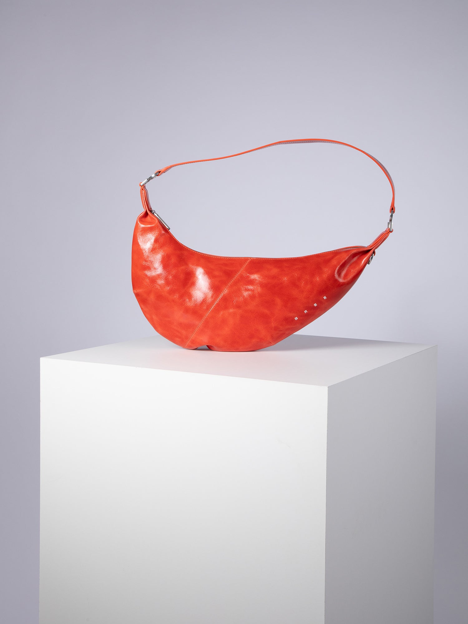 bree-the-exhibits-hugo-shoulderbag-l-gro-e-unisex-schultertasche-f-r-a4-unterlag image 1