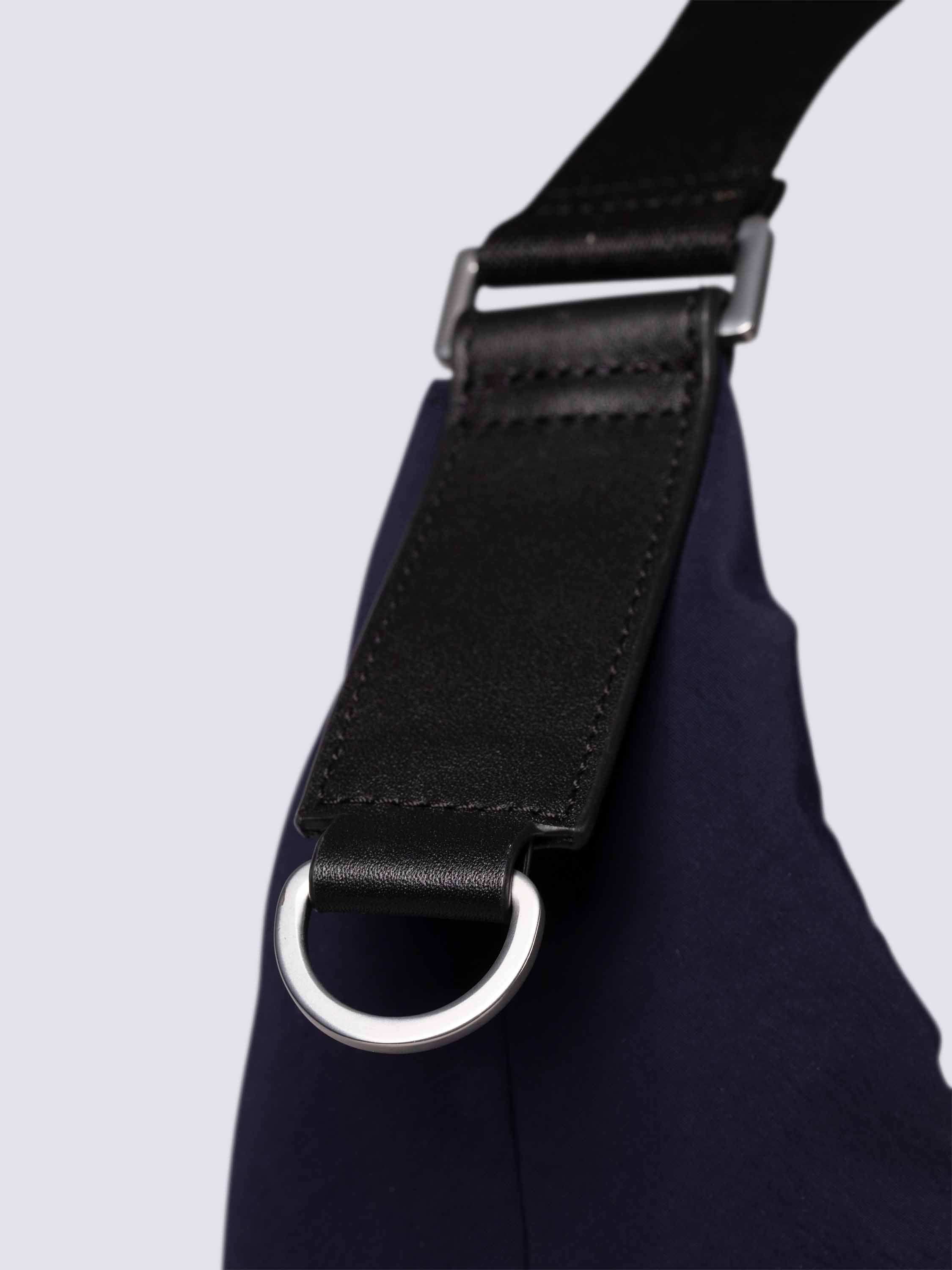 bree-the-out-of-office-hugo-shoulderbag-xl-schultertasche-aus-nylon-mix-mit-lede image 7