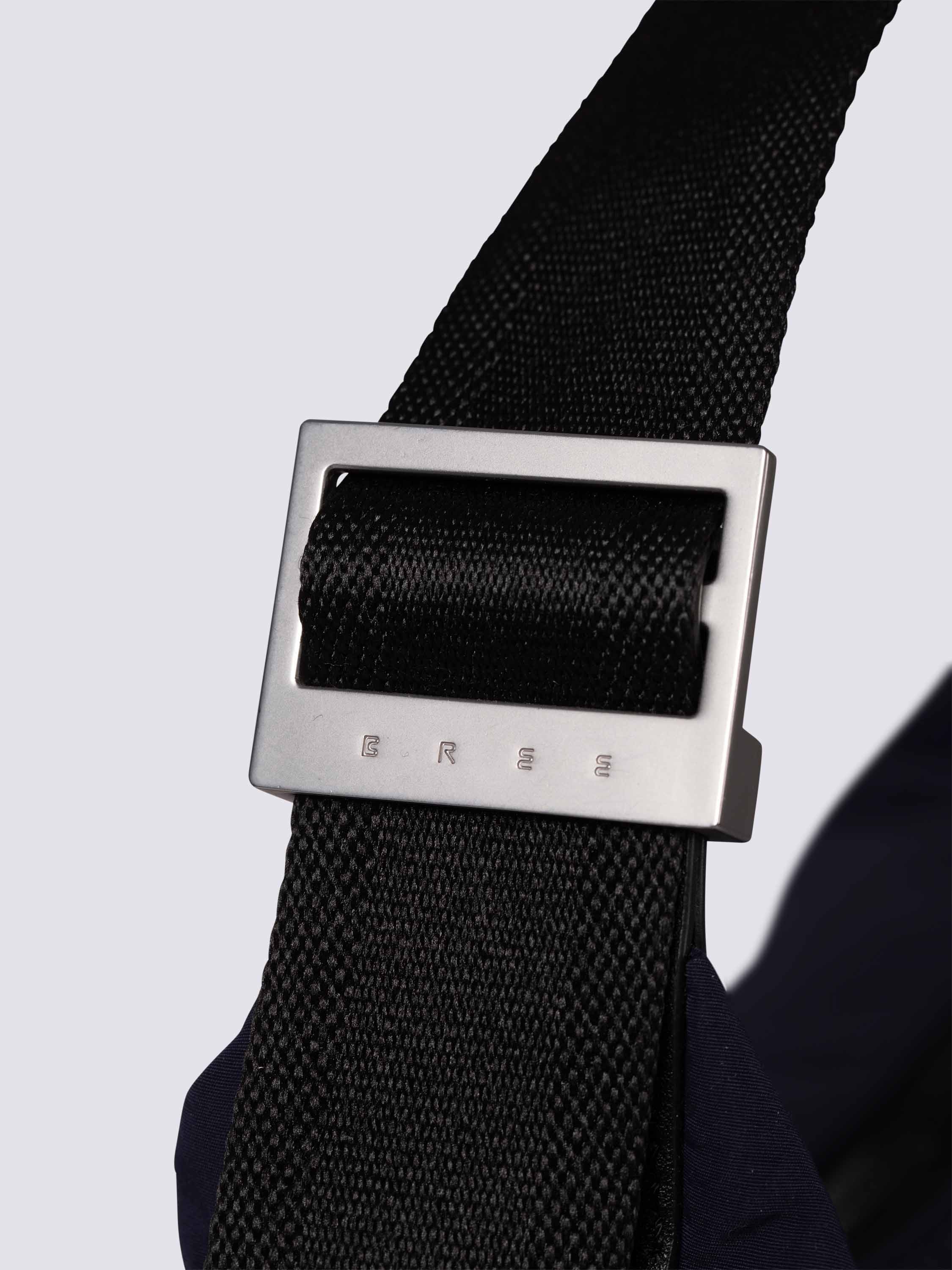 bree-the-out-of-office-hugo-shoulderbag-xl-schultertasche-aus-nylon-mix-mit-lede image 8