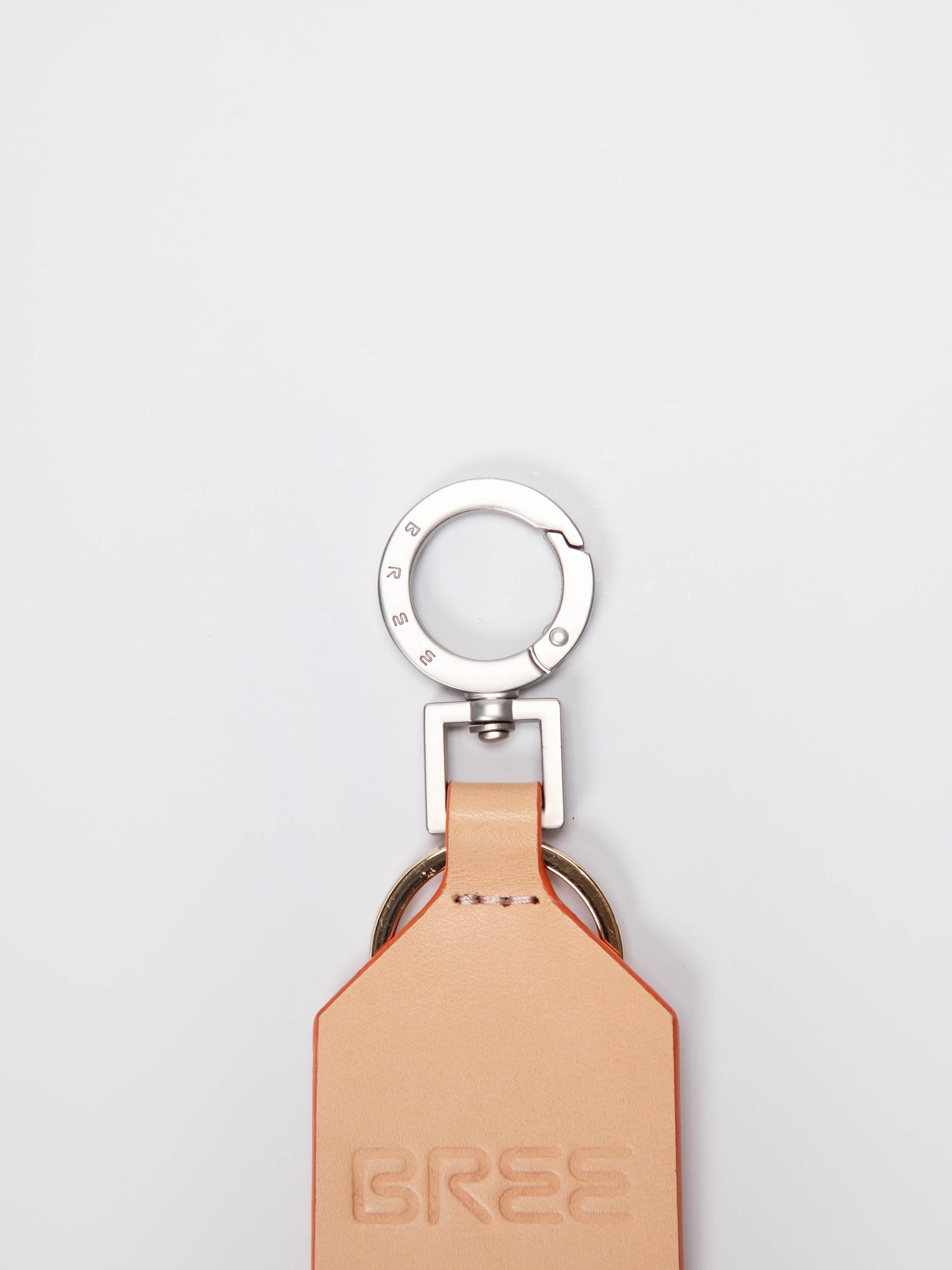 bree-the-essentials-suo-key-charm-m-unisex-schl-sselanh-nger-mit-karabiner-leder image 4