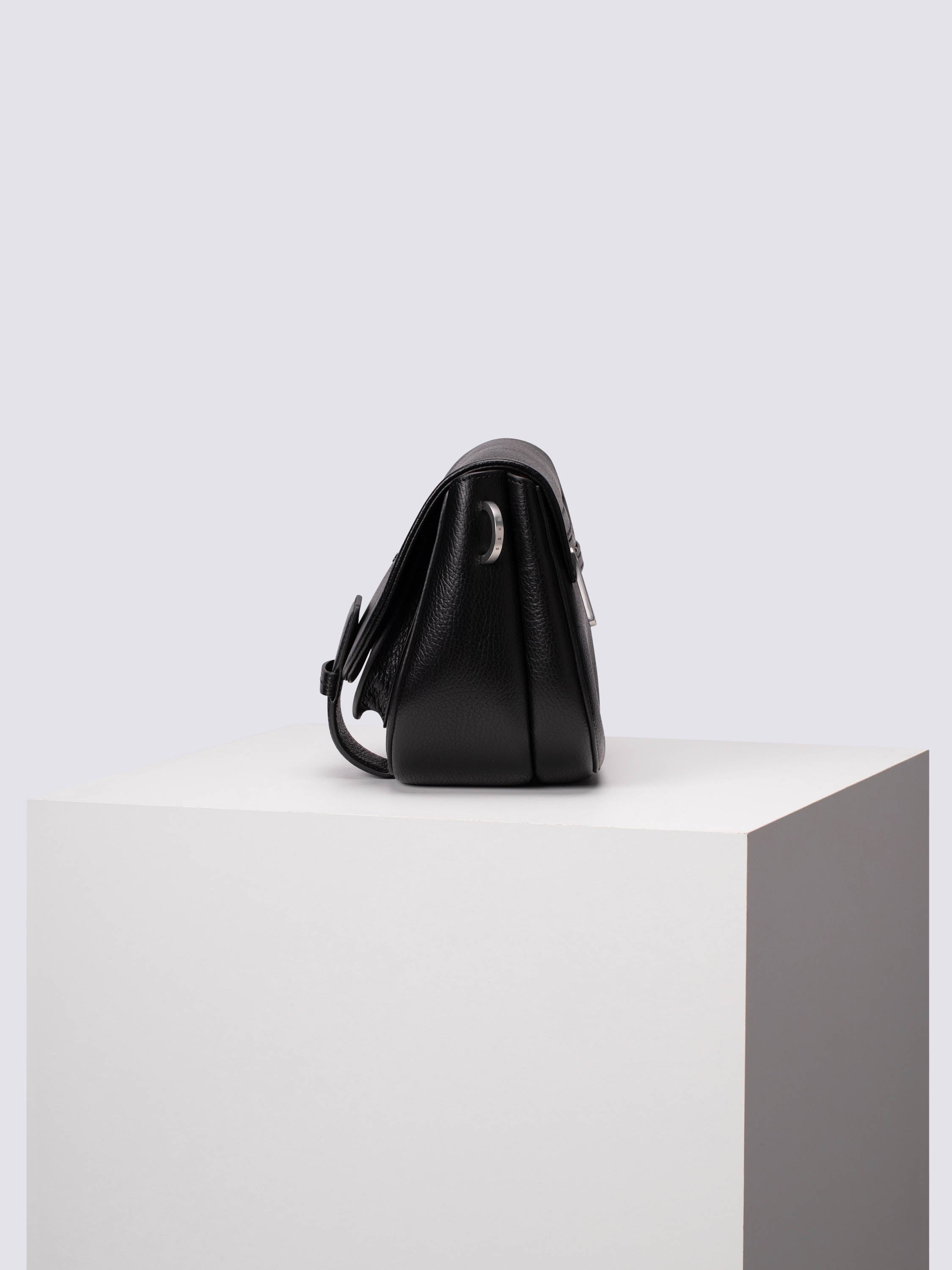 bree-the-icons-ladytop-flapbag-s4-umh-ngetasche-aus-100-rindsleder-unisex image 3