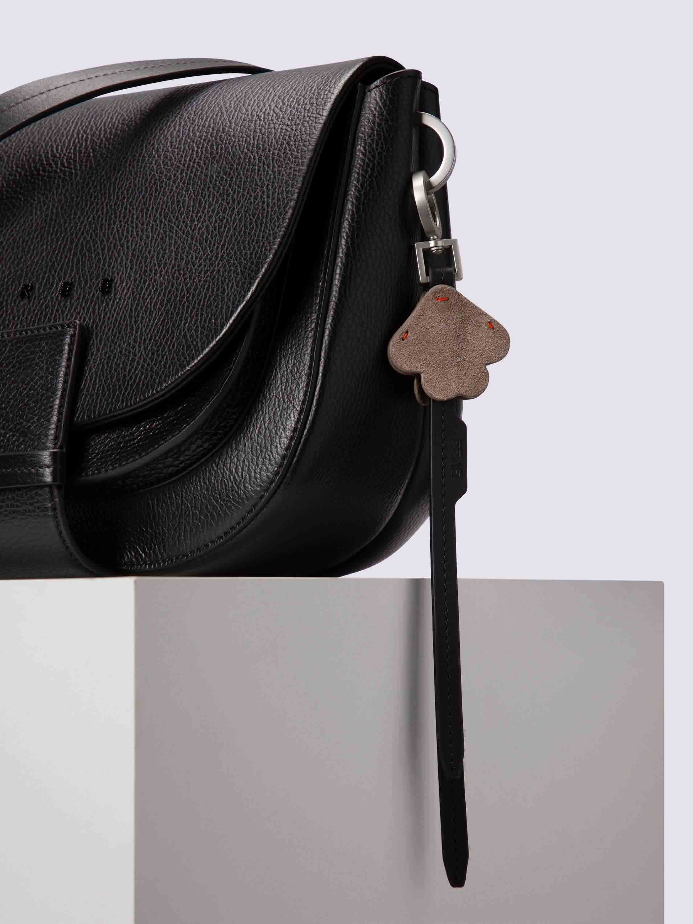 bree-the-system-stemma-key-charm-m-schl-sselanh-nger-aus-100-rindsleder-unisex image 2