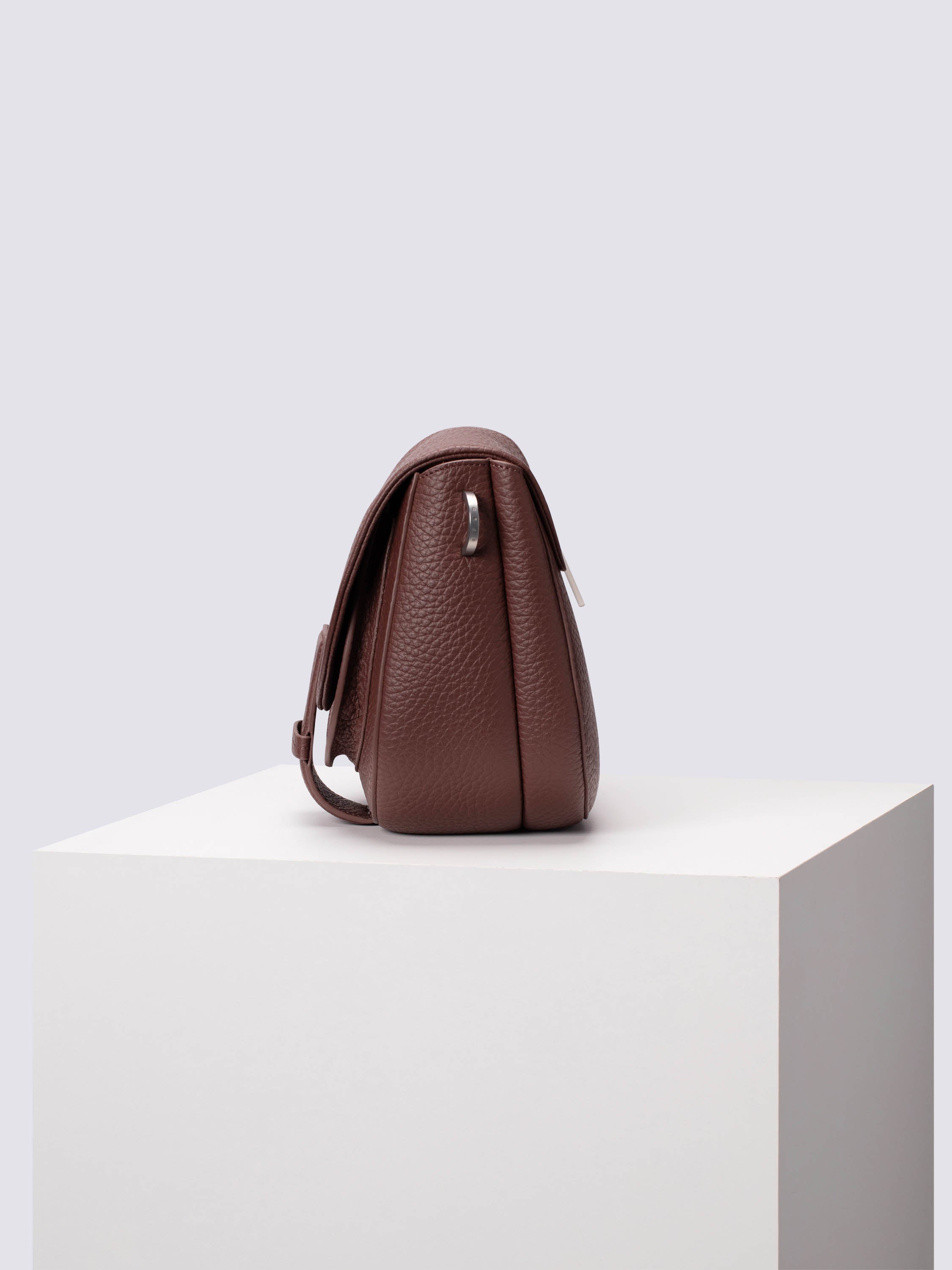 bree-the-icons-ladytop-flap-bag-m4-unisex-klappentasche-aus-100-rindsleder-gro-e image 3